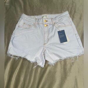 Universal Thread Shorts